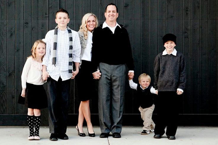 Featured image of post Black And White Family Picture Ideas
