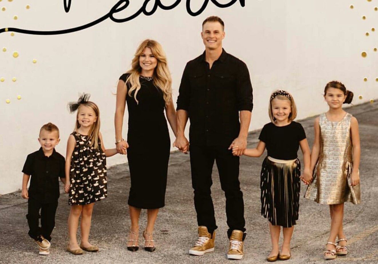 Featured image of post Black Family Picture Ideas Outfits