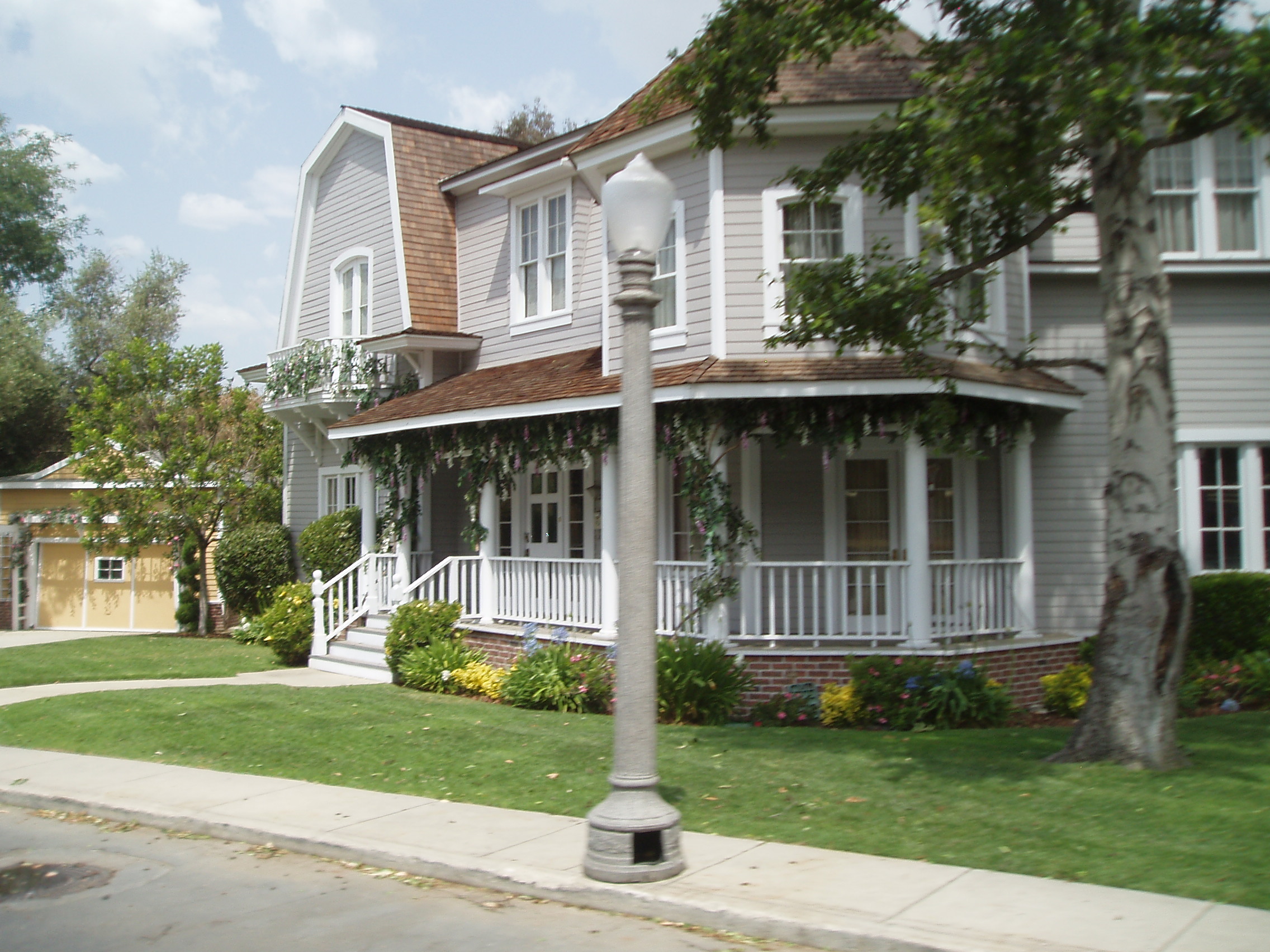Featured image of post Images Of The Munsters House