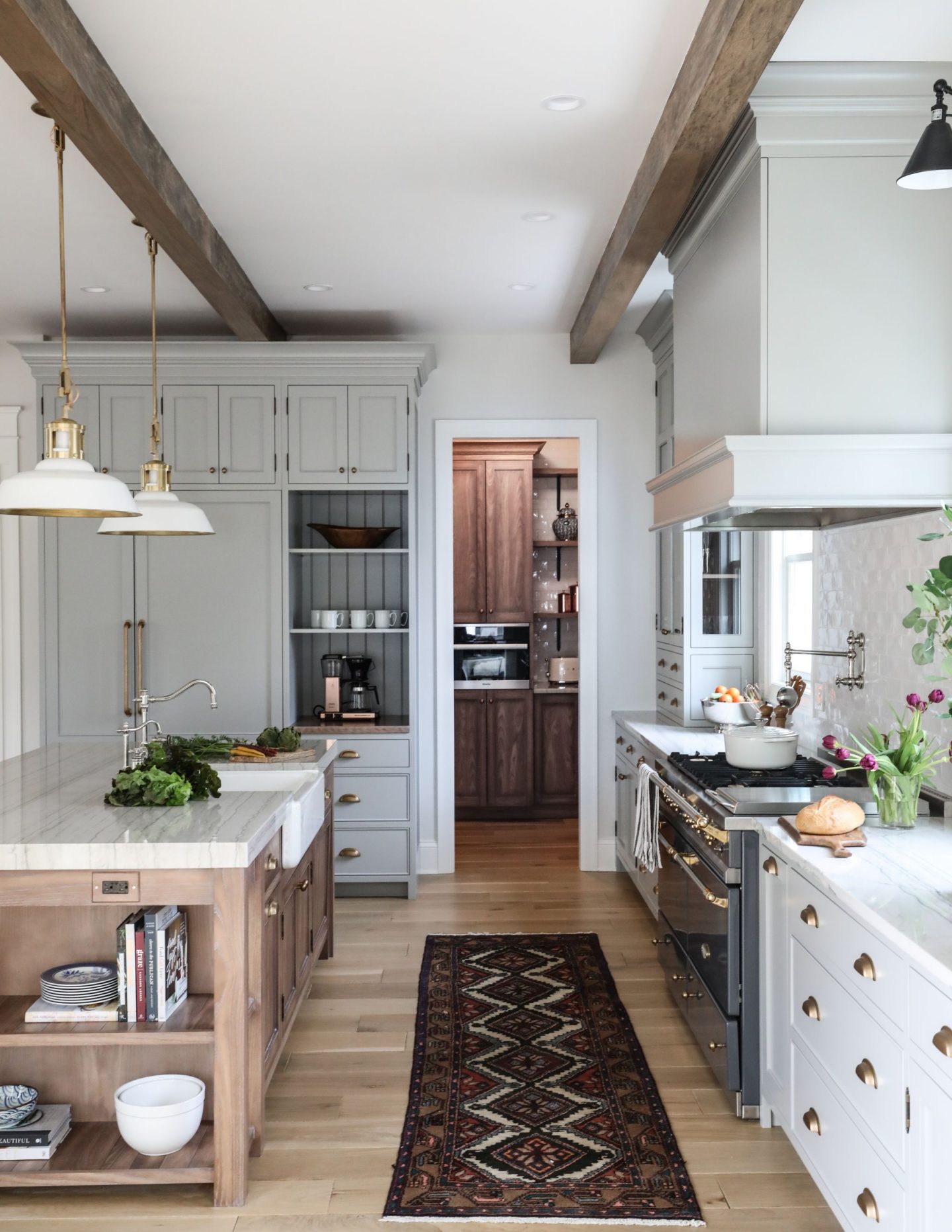 Featured image of post Light Gray Paint Colors For Cabinets