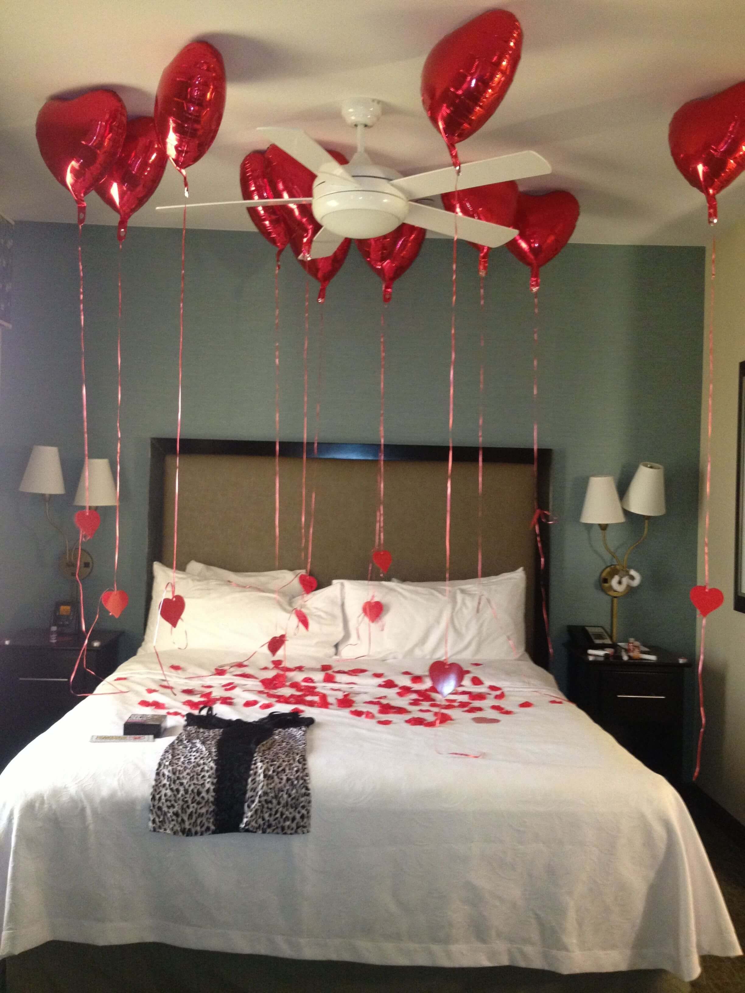Featured image of post Valentine's Day Hotel Room Decorations For Him