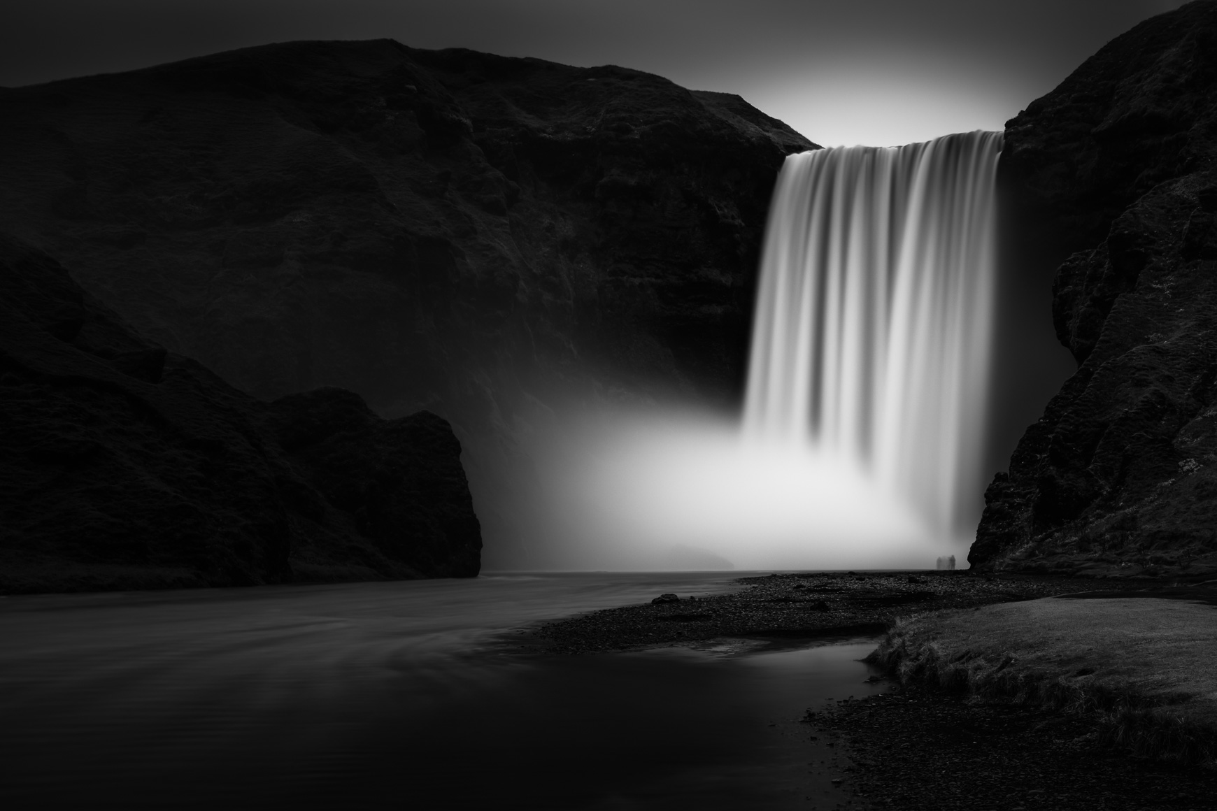 Featured image of post Water Fall Black And White
